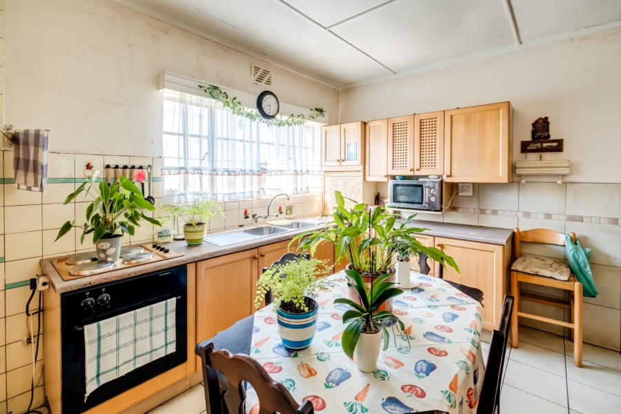 5 Bedroom Property for Sale in Wynberg Western Cape